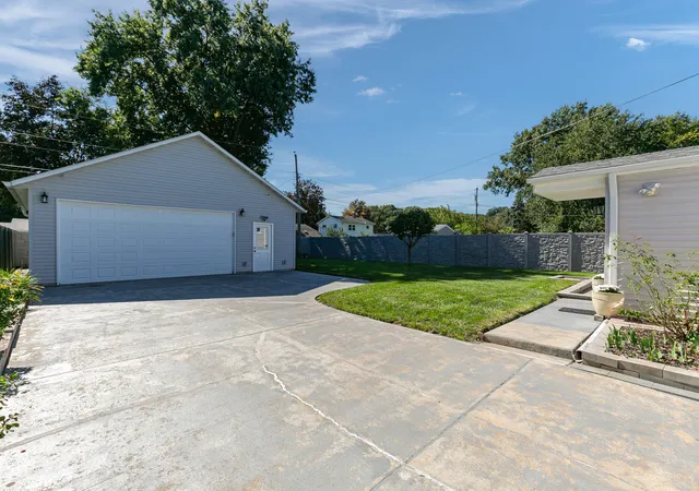 Photo 3 of Single family home for sale at 4738 19th Avenue, Moline, IL 61265 | MLS# 12777472 | Listing updated on 2026-10-07