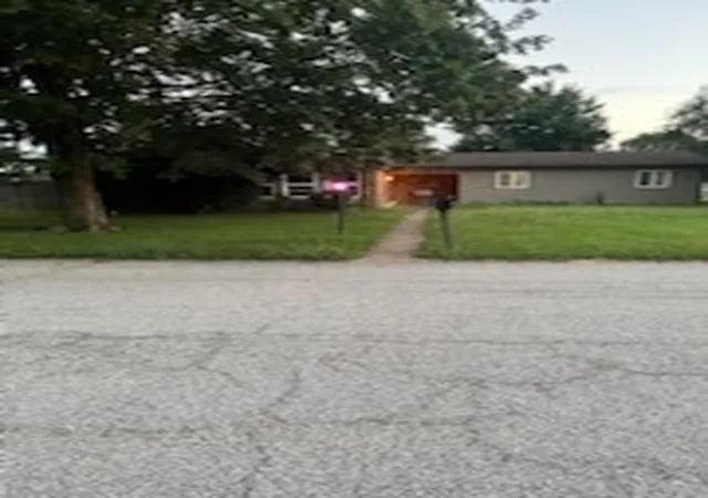 Photo 1 of Single family home for sale at 1500 Vicksburg Dr, Belleville, IL 62221 | MLS# 12777484 | Listing updated on 2026-10-05