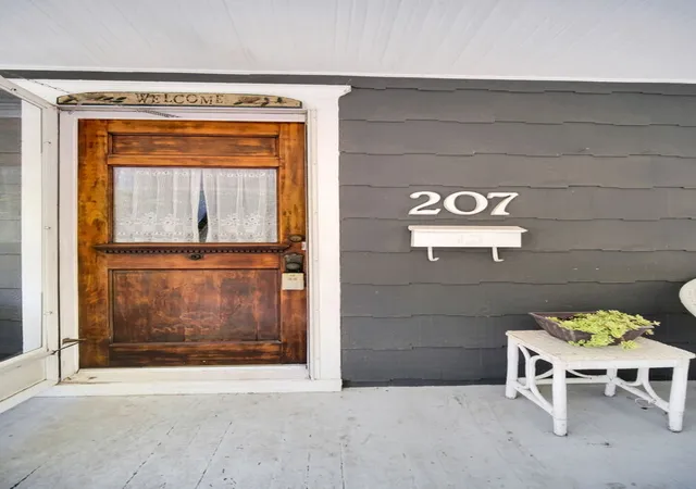 Photo 3 of Single family home for sale at 207 Sophia St, West Chicago, IL 60185 | MLS# 12777487 | Listing updated on 2026-10-06