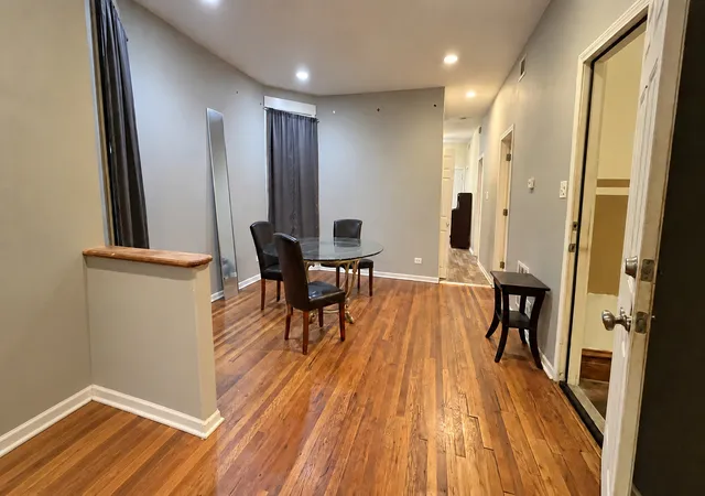 Listing Photo 4 - Condo for sale in building located at 6620 S Marquette Rd, Chicago, IL 60637