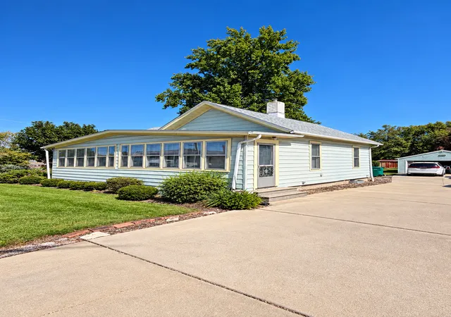 Photo 1 of Single family home for sale at 1715 N Bloomington St, Streator, IL 61364 | MLS# 12777496 | Listing updated on 2026-10-10