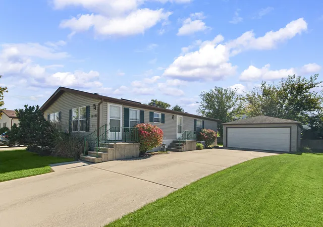 Manufactured home for sale at 10825 W Gateway Dr, Frankfort, IL 60423 | MLS# 12777499