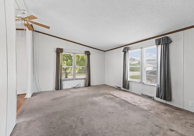 Photo 4 of Manufactured home for sale at 10825 W Gateway Dr, Frankfort, IL 60423 | MLS# 12777499 | Listing updated on 2026-10-09