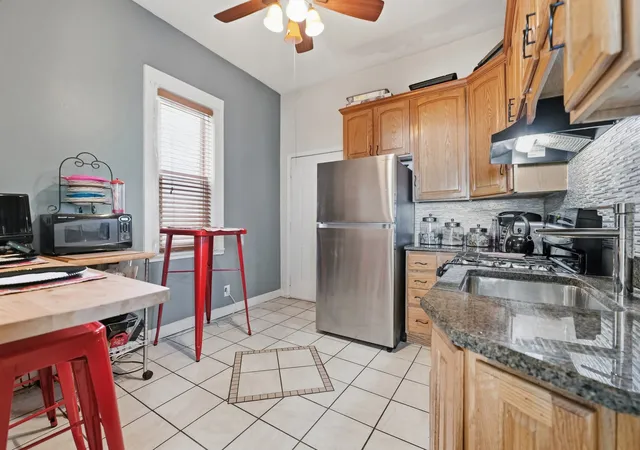 Photo 4 of Townhouse for sale at 2854 W Warren Blvd, Chicago, IL 60612 | MLS# 12777521 | Listing updated on 2026-10-08