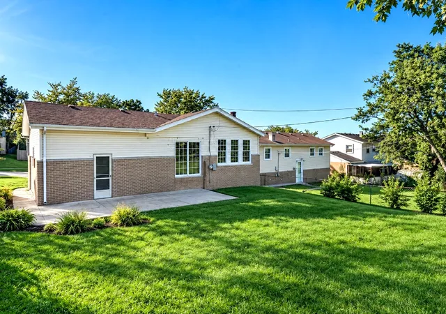 Photo 3 of Single family home for sale at 8933 S Oakwood Dr, Hickory Hills, IL 60457 | MLS# 12777536 | Listing updated on 2026-10-05