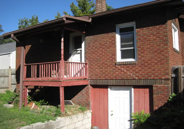 Photo 3 of Single family home for sale at 315 Maurice St, Alton, IL 62002 | MLS# 12777554 | Listing updated on 2026-10-06