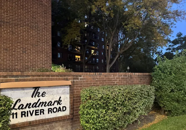Listing Photo 5 - Condo for sale in building located at 711 S River Rd, Des Plaines, IL 60016 - Unit #314