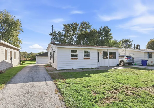 Photo 2 of Single family home for sale at 1706 116th Avenue, Milan, IL 61264 | MLS# 12777584 | Listing updated on 2026-10-08