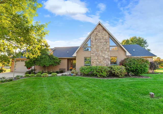 Single family home for sale at 1345 Edmonds Ave, New Lenox, IL 60451 | MLS# 12777595