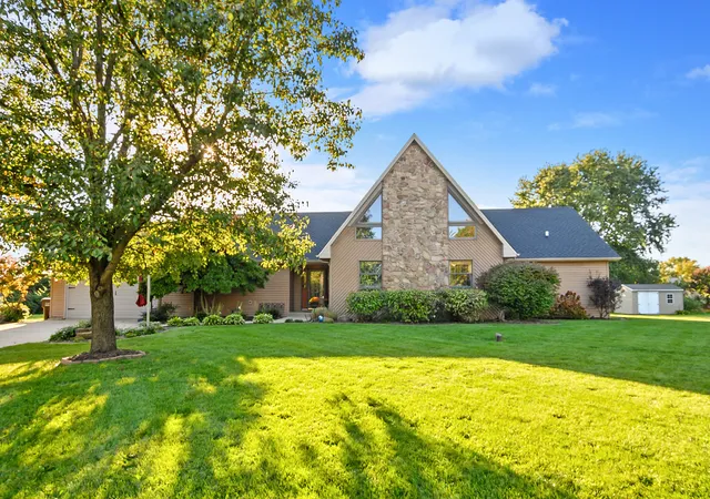 Photo 3 of Single family home for sale at 1345 Edmonds Ave, New Lenox, IL 60451 | MLS# 12777595 | Listing updated on 2026-10-08