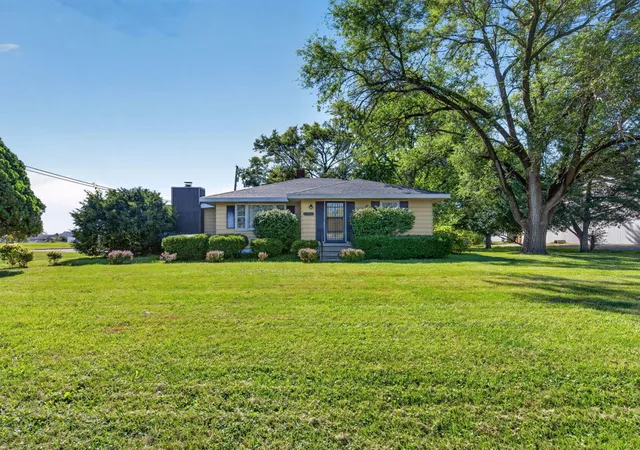 Photo 3 of Single family home for sale at 2485 E Division St, Diamond, IL 60416 | MLS# 12777598 | Listing updated on 2026-10-08