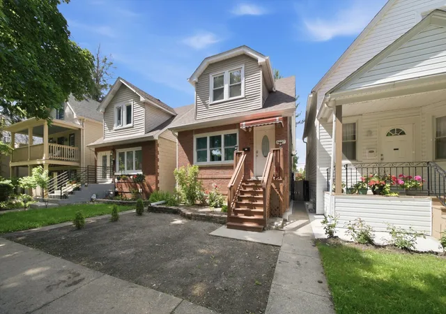 Photo 2 of Single family home for sale at 6707 31st Street, Berwyn, IL 60402 | MLS# 12777607 | Listing updated on 2026-10-05