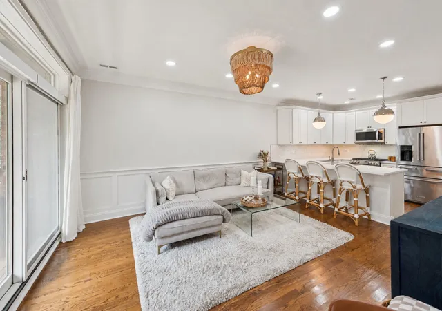 Photo 4 of Condo for sale at 1450 W Chestnut St #2, Chicago, IL 60642 | MLS# 12777615 | Listing updated on 2026-10-08