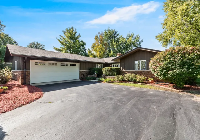 Single family home for sale at 25012 W Mary Ln, Plainfield, IL 60586 | MLS# 12777627