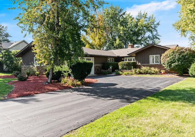 Photo 2 of Single family home for sale at 25012 W Mary Ln, Plainfield, IL 60586 | MLS# 12777627 | Listing updated on 2026-10-07