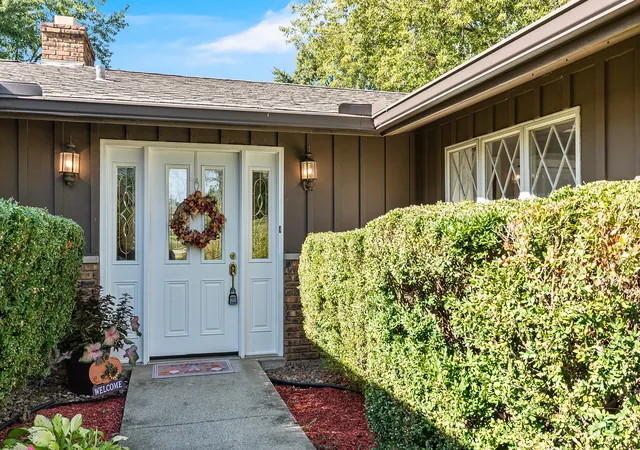 Photo 3 of Single family home for sale at 25012 W Mary Ln, Plainfield, IL 60586 | MLS# 12777627 | Listing updated on 2026-10-07