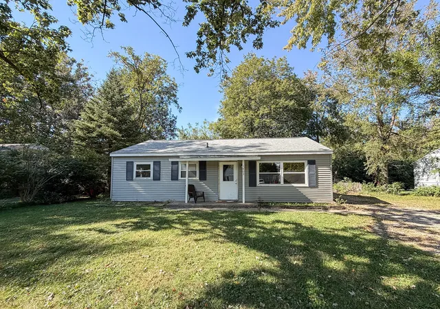 Single family home for sale at 1403 Glendale Dr, Champaign, IL 61821 | MLS# 12777629