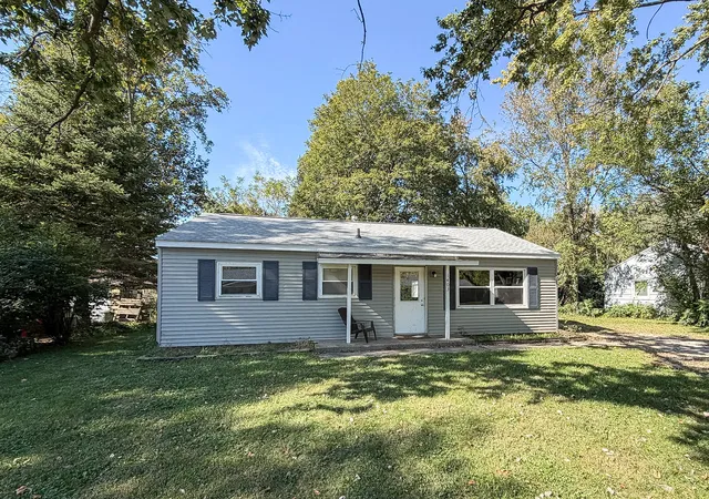 Photo 1 of Single family home for sale at 1403 Glendale Dr, Champaign, IL 61821 | MLS# 12777629 | Listing updated on 2026-10-21