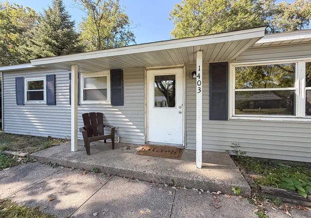 Photo 3 of Single family home for sale at 1403 Glendale Dr, Champaign, IL 61821 | MLS# 12777629 | Listing updated on 2026-10-21