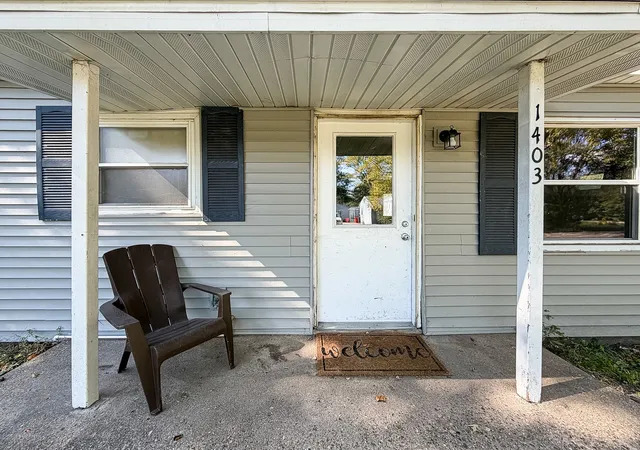 Photo 4 of Single family home for sale at 1403 Glendale Dr, Champaign, IL 61821 | MLS# 12777629 | Listing updated on 2026-10-21