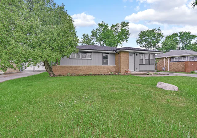 Photo 2 of Single family home for sale at 16158 Plymouth Dr, Markham, IL 60428 | MLS# 12777638 | Listing updated on 2026-10-07