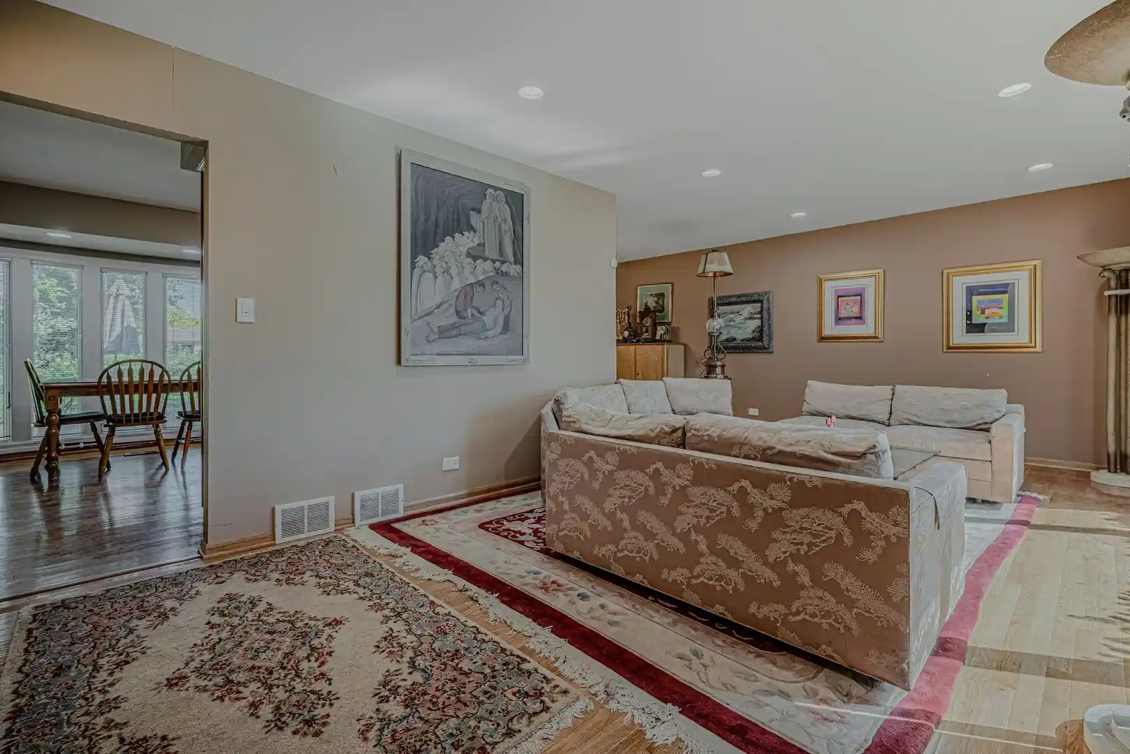 Photo 4 of Single family home for sale at 1606 E Waverly Ct, Arlington Heights, IL 60004 | MLS# 12777645 | Listing updated on 2026-10-07