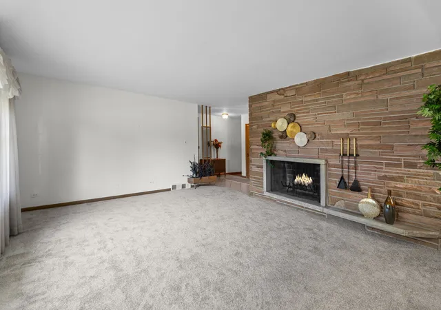 Photo 4 of Single family home for sale at 1715 N 76th Avenue, Elmwood Park, IL 60707 | MLS# 12777646 | Listing updated on 2026-10-09