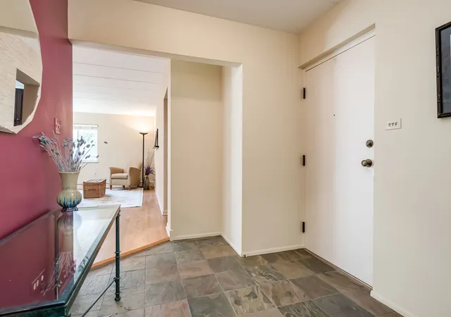 Photo 3 of Condo for sale at 224 N Kenilworth Ave #2B, Oak Park, IL 60302 | MLS# 12777647 | Listing updated on 2026-10-09
