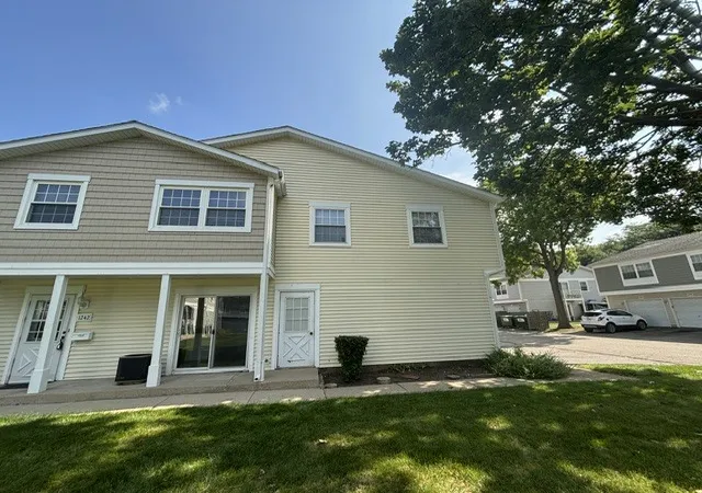 Photo 3 of Townhouse for sale at 1242 Oboe Ct, Wheeling, IL 60090 | MLS# 12777653 | Listing updated on 2026-10-07