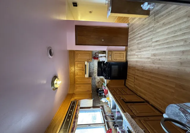 Photo 4 of Single family home for sale at 15233 8th Avenue, Phoenix, IL 60426 | MLS# 12777662 | Listing updated on 2026-10-07