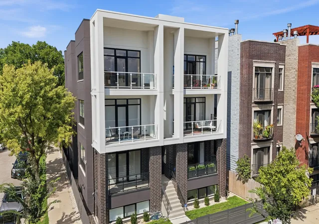 Condo for sale at 2456 W Cortez St #3W, Chicago, IL 60622 | MLS# 12777675