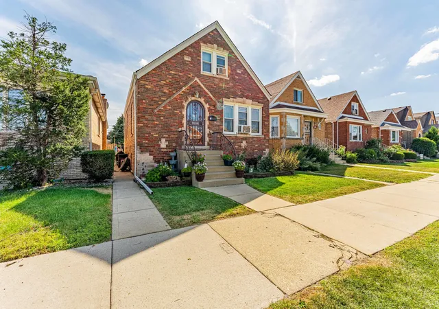 Photo 1 of Single family home for sale at 4019 W 57th Street, Chicago, IL 60629 | MLS# 12777682 | Listing updated on 2026-10-10