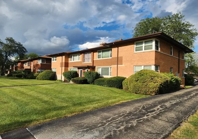 Photo 2 of Condo for sale at 1341 Balmoral Ave #2S, Westchester, IL 60154 | MLS# 12777687 | Listing updated on 2026-10-07