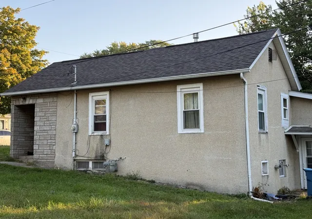 Photo 2 of Single family home for sale at 726 6th Street, Peru, IL 61354 | MLS# 12777710 | Listing updated on 2026-10-07