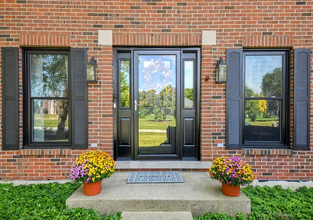 Photo 2 of Single family home for sale at 40w725 Aberdeen Ln, St. Charles, IL 60175 | MLS# 12777715 | Listing updated on 2026-10-20