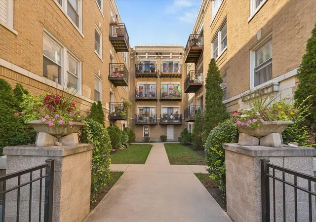 Condo for sale at 4910 N Drake Ave #2, Chicago, IL 60625 | MLS# 12777718