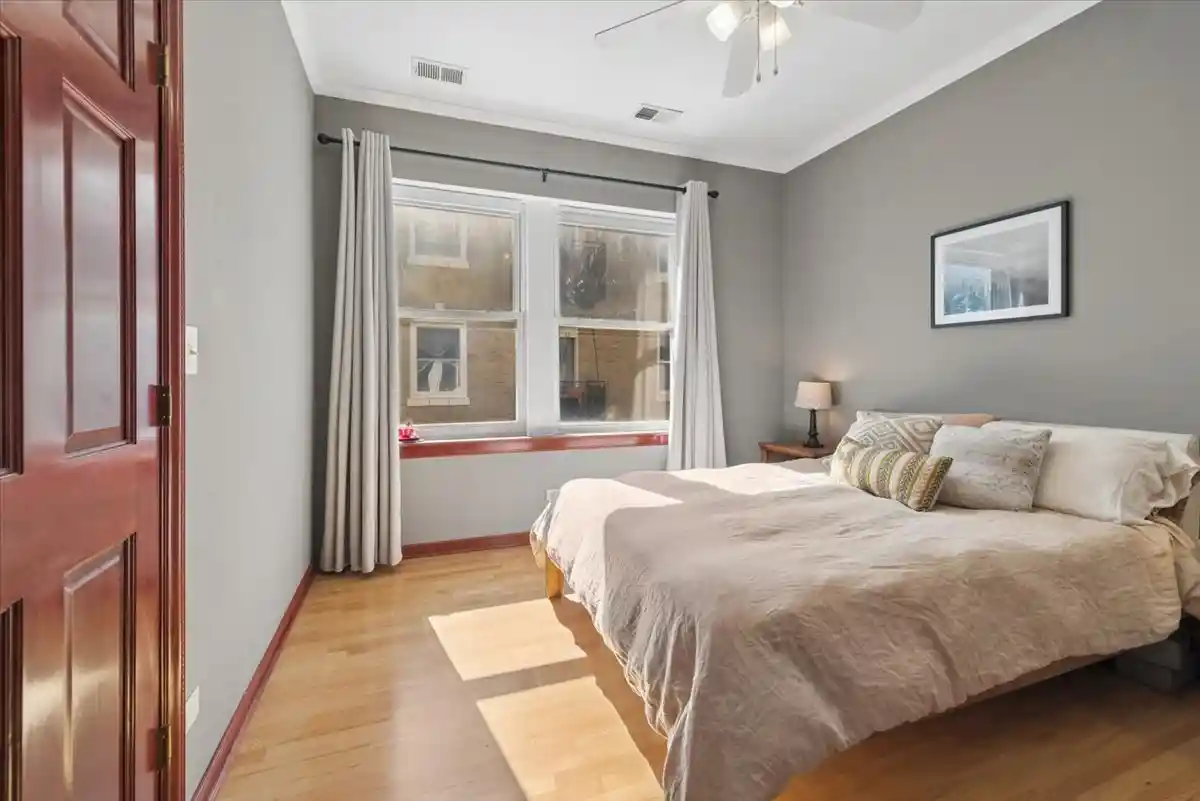 Listing Photo 2 - Condo for sale at Drake Commons, Unit 2 4910 N Drake Ave, Drake Commons, Chicago, IL 60625 | Built Year: undefined - undefined