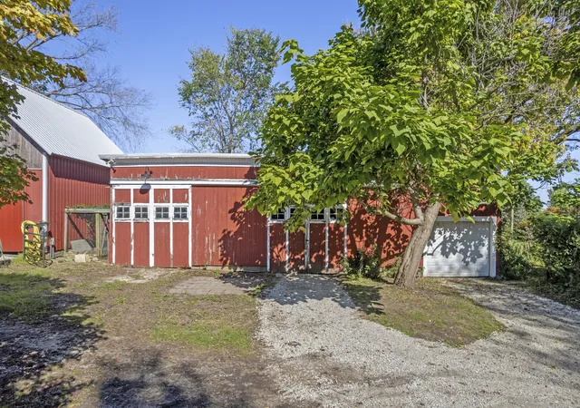 Photo 3 of Single family home for sale at 21443 Airport Rd, Sycamore, IL 60178 | MLS# 12777727 | Listing updated on 2026-10-08