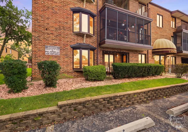 Photo 2 of Condo for sale at 13531 Lamon Ave #203, Crestwood, IL 60418 | MLS# 12777728 | Listing updated on 2026-10-07