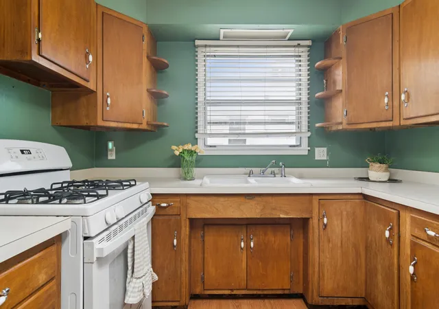 Photo 4 of Single family home for sale at 139 N Hager Ave, Barrington, IL 60010 | MLS# 12777747 | Listing updated on 2026-10-06