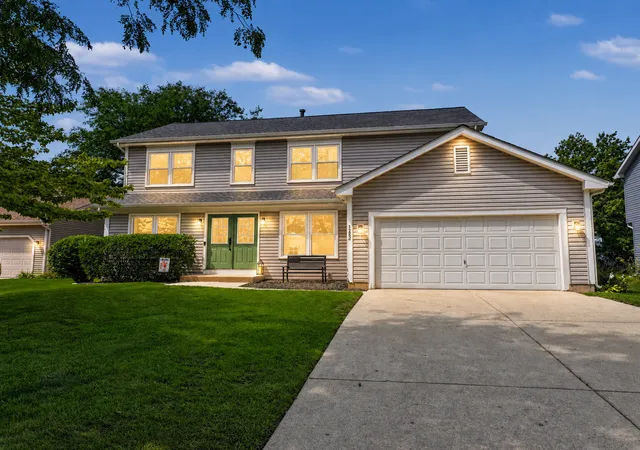 Photo 1 of Single family home for sale at 1262 Knollwood Cir, Crystal Lake, IL 60014 | MLS# 12777779 | Listing updated on 2026-10-07