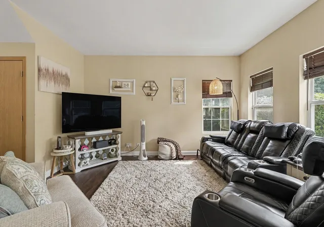 Photo 4 of Townhouse for sale at 2404 Cactus Ct #4, Plainfield, IL 60586 | MLS# 12777783 | Listing updated on 2026-10-11