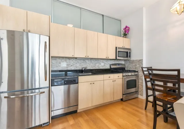Photo 3 of Condo for sale at 235 W Van Buren St #4013, Chicago, IL 60607 | MLS# 12777797 | Listing updated on 2026-10-18
