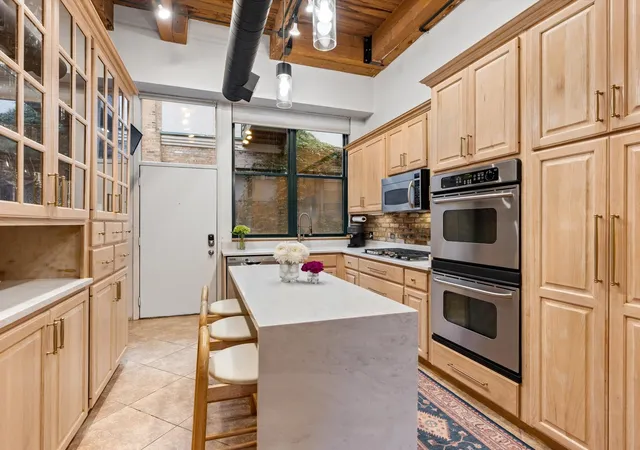 Photo 4 of Condo for sale at 1737 N Paulina St #103, Chicago, IL 60622 | MLS# 12777802 | Listing updated on 2026-10-07