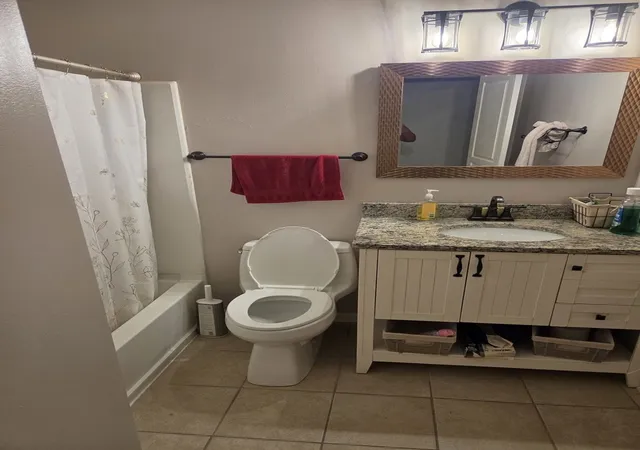 Photo 4 of Single family home for sale at 905 Blue Ridge Dr, Streamwood, IL 60107 | MLS# 12777807 | Listing updated on 2026-10-17