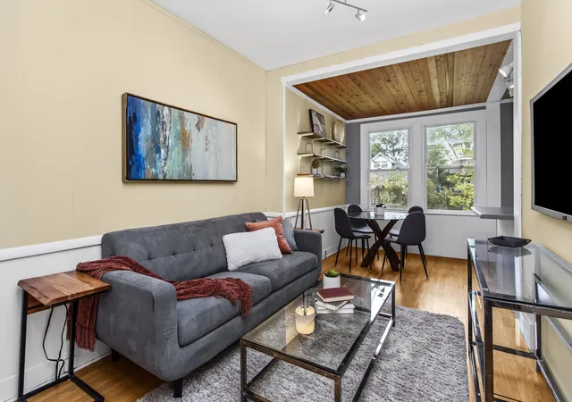 Photo 4 of Single family home for sale at 2626 W Morse Ave, Chicago, IL 60645 | MLS# 12777815 | Listing updated on 2026-10-09