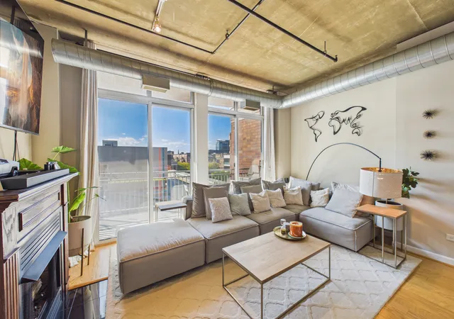 Photo 4 of Condo for sale at 111 S Morgan St #501, Chicago, IL 60607 | MLS# 12777825 | Listing updated on 2026-10-07