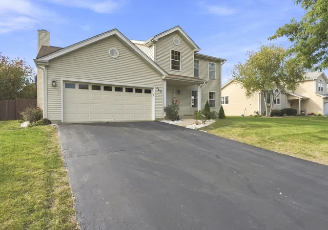 Photo 3 of Single family home for sale at 389 Blackfoot Dr, Bolingbrook, IL 60490 | MLS# 12777834 | Listing updated on 2026-10-20