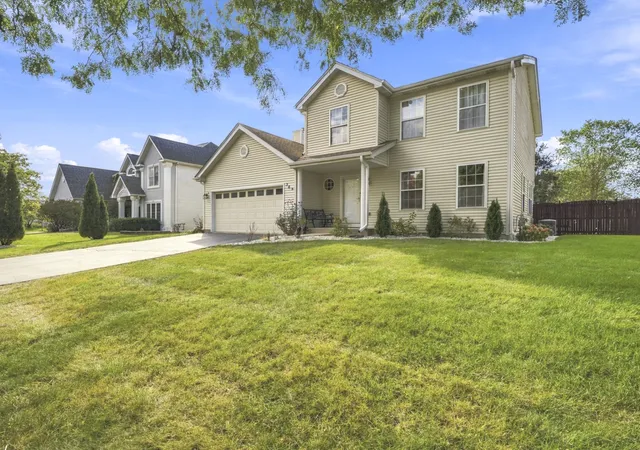 Photo 3 of Single family home for sale at 389 Blackfoot Dr, Bolingbrook, IL 60490 | MLS# 12777834 | Listing updated on 2026-10-20