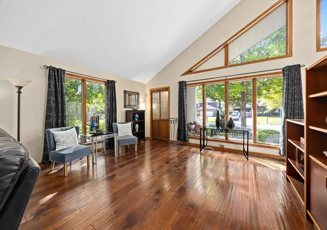 Photo 3 of Single family home for sale at 161 Amherst Dr, Bartlett, IL 60103 | MLS# 12777838 | Listing updated on 2026-10-09